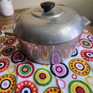 Vintage Magnalite 5 qt dutch oven
